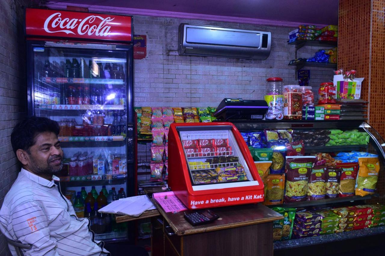 Hotel Mid East Haridaspur Экстерьер фото